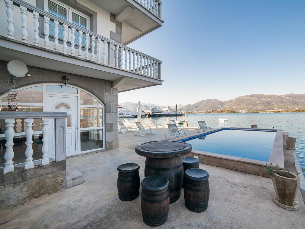 Apartments Elena Tivat Eksteriør bilde
